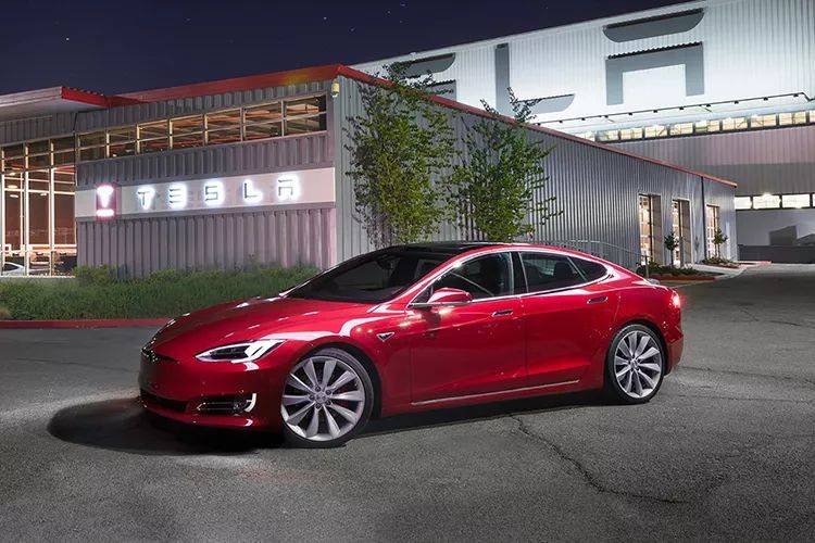 特斯拉Model S，电动未来的标杆典范